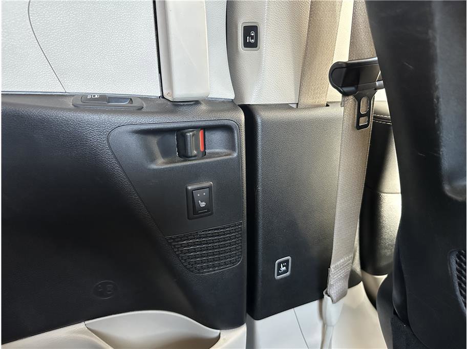 Used 2023 Chrysler Pacifica Limited image 28
