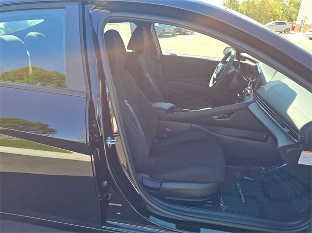 New 2025 Hyundai Elantra SEL image 23