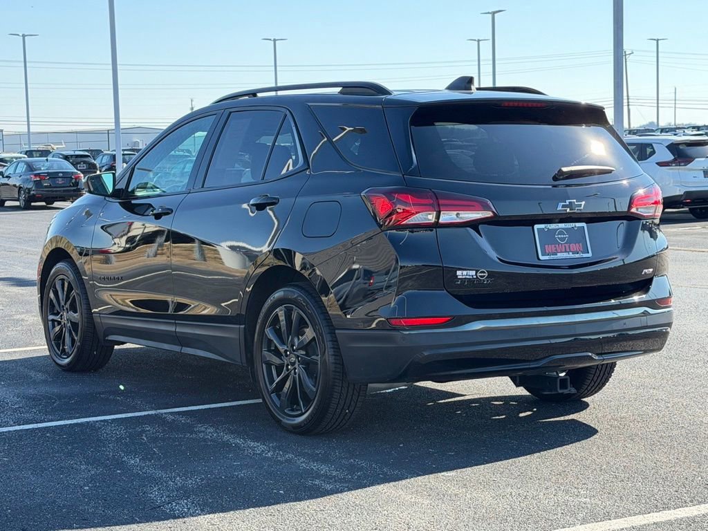Used 2022 Chevrolet Equinox RS w/ LPO, Floor Liner Package image 7