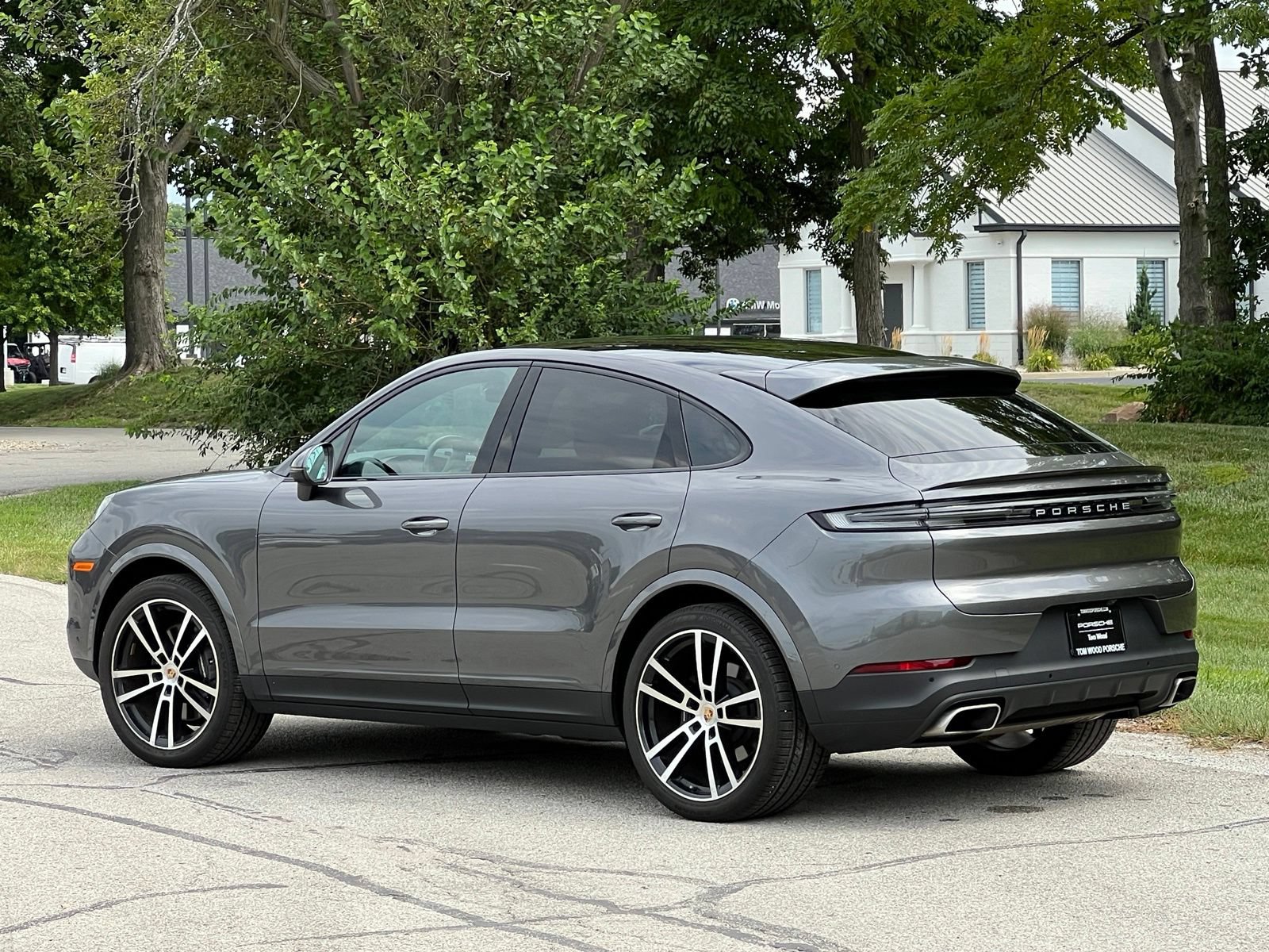 Certified 2024 Porsche Cayenne Coupe AWD/4WD image 3