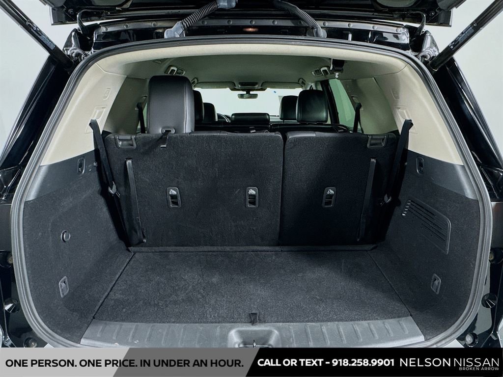 Certified 2025 Nissan Pathfinder SL image 26