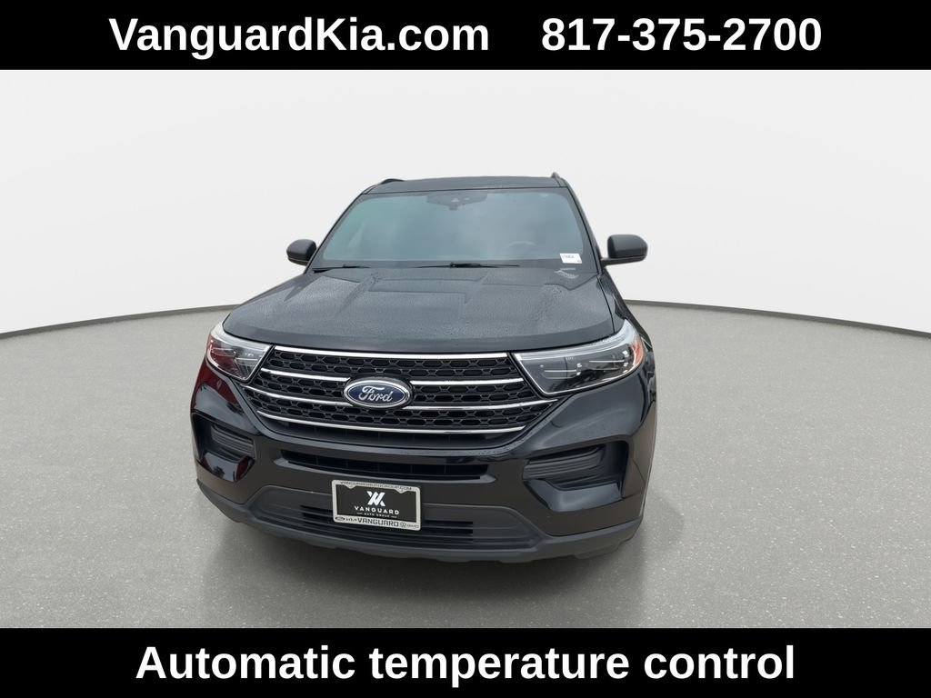 Used 2020 Ford Explorer XLT image 3