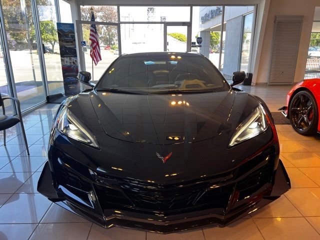 Used 2023 Chevrolet Corvette Z06 RWD image 2