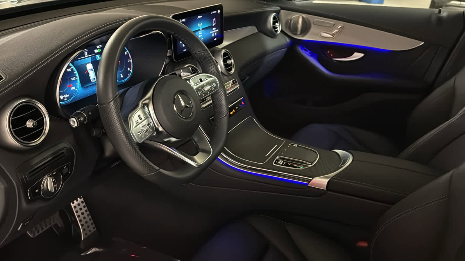 Used 2023 Mercedes-Benz GLC 300 4MATIC Coupe image 29