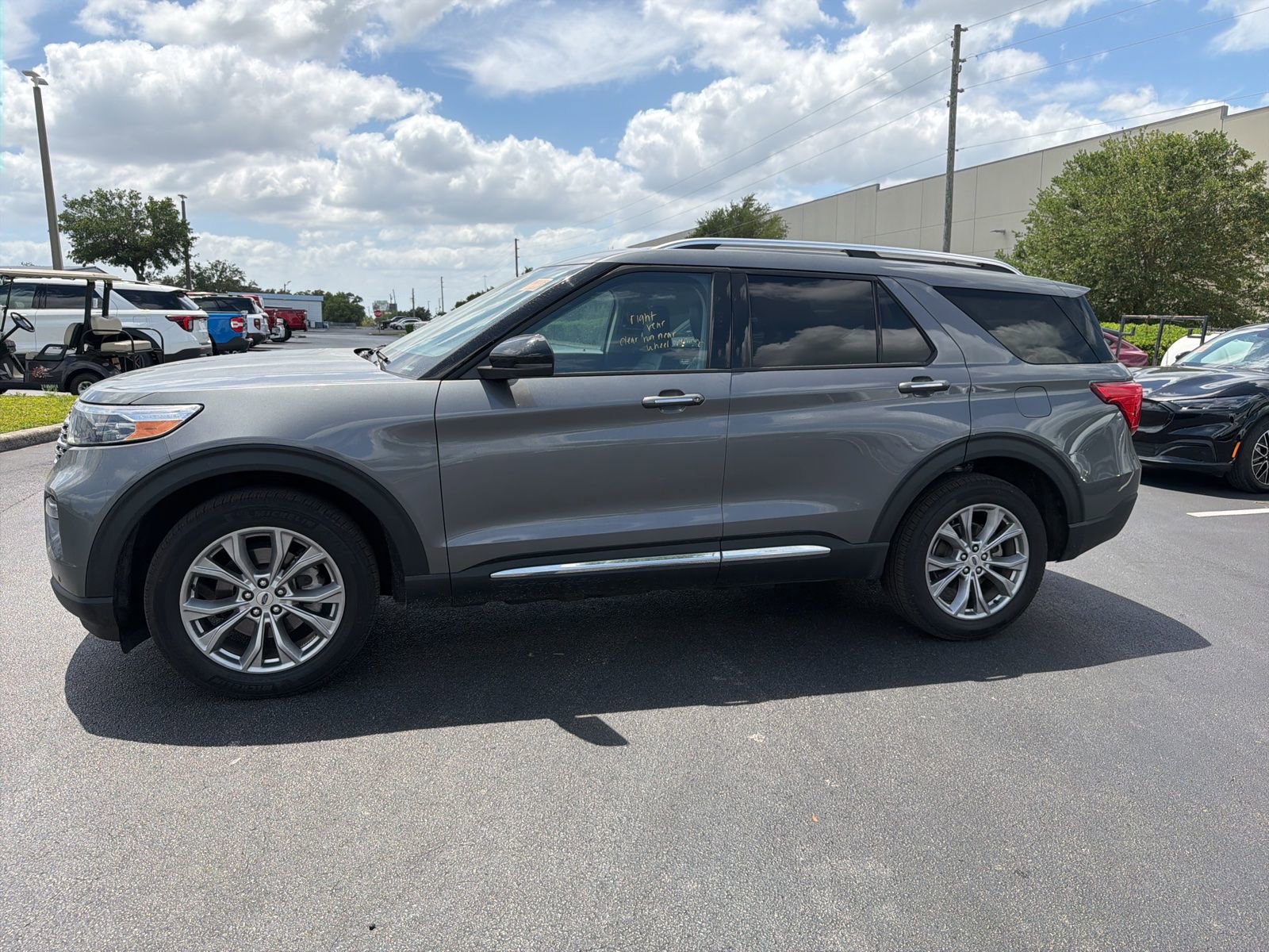 Used 2023 Ford Explorer Limited w/ Limited Technology Package image 14