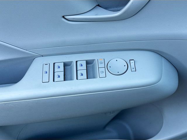 Used 2024 Hyundai Kona SEL image 17
