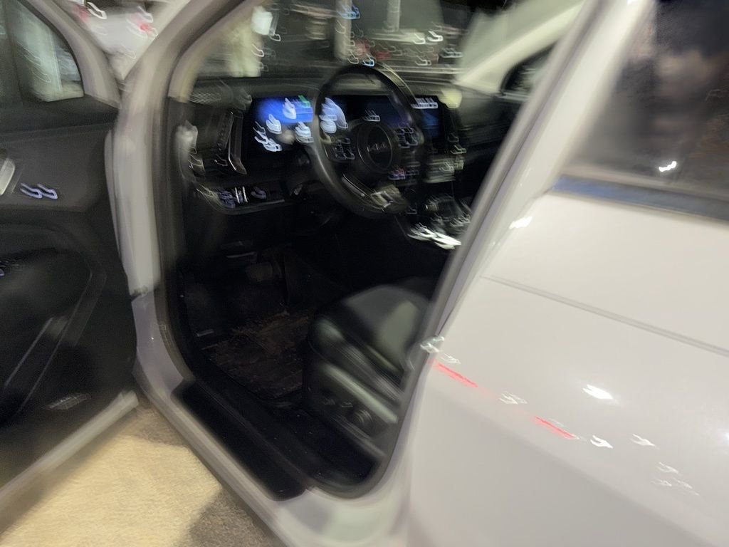 Used 2023 Kia Sportage SX image 33