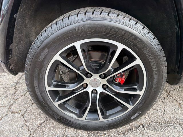 Used 2014 Jeep Grand Cherokee Overland w/ Advanced Technology Group AWD/4WD image 35