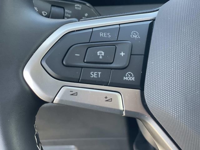 Used 2025 Volkswagen Tiguan S image 8