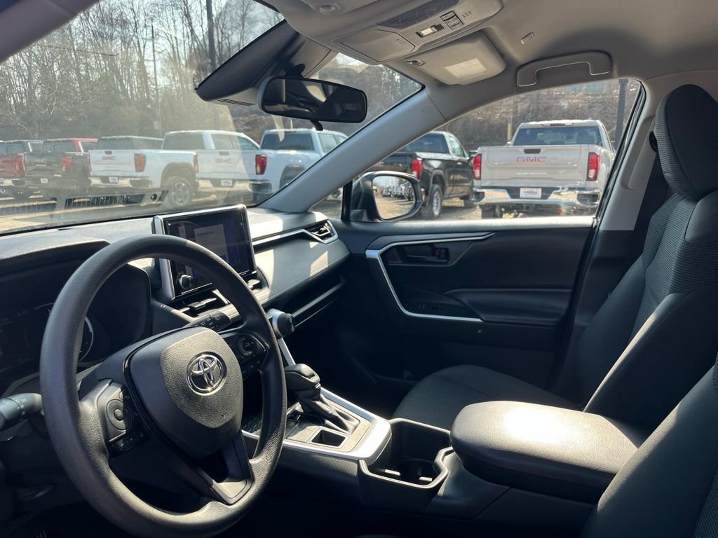 Used 2024 Toyota RAV4 LE image 17
