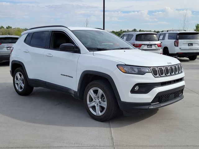 Used 2024 Jeep Compass Latitude AWD/4WD image 4