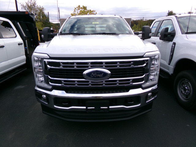 New 2025 Ford F350 XL w/ XL Chrome Package AWD/4WD image 2