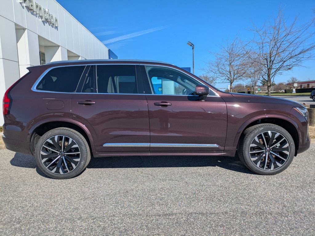 New 2025 Volvo XC90 B6 Core w/ Climate Package image 3