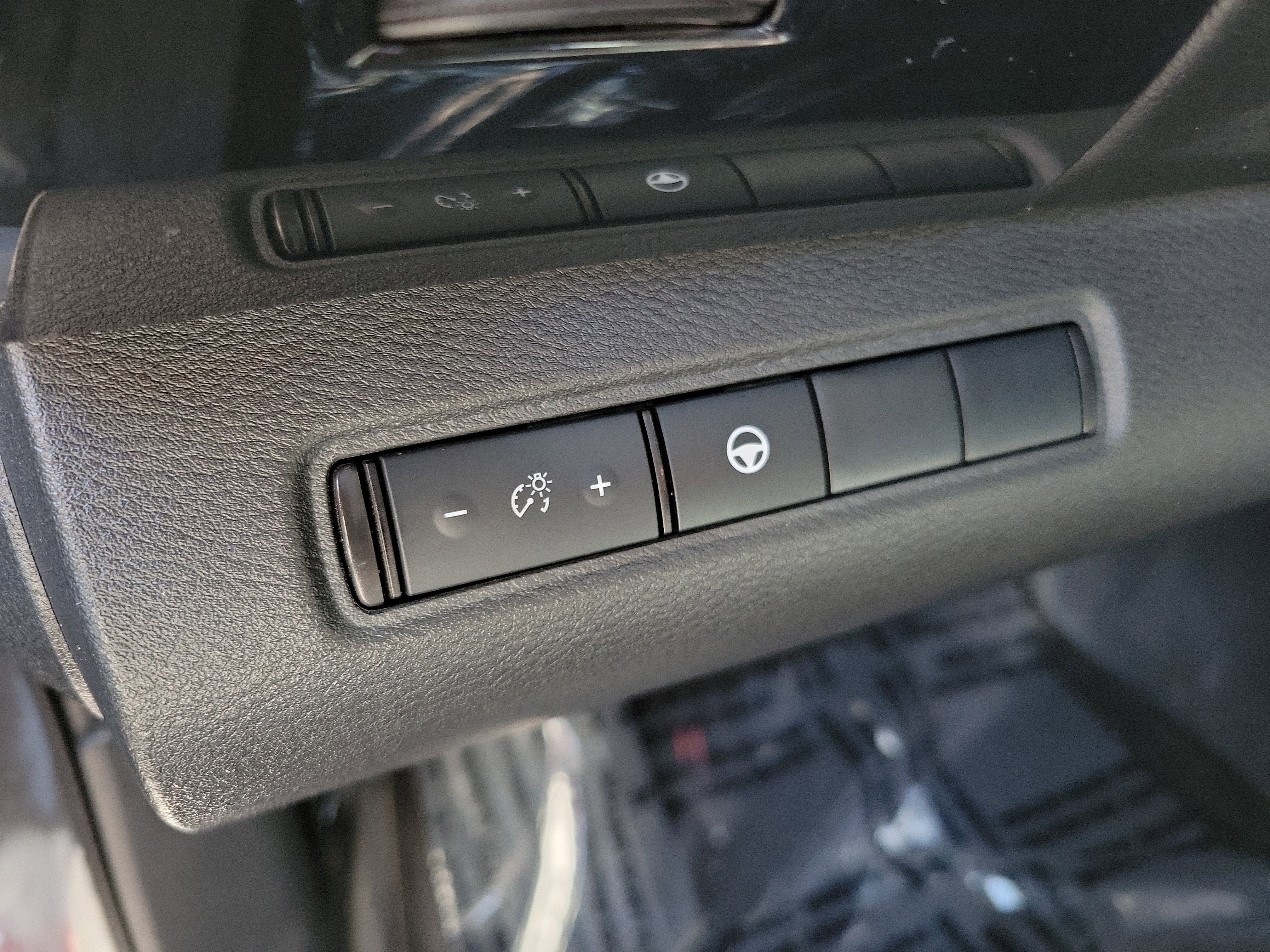 Used 2024 Nissan Pathfinder SV image 26