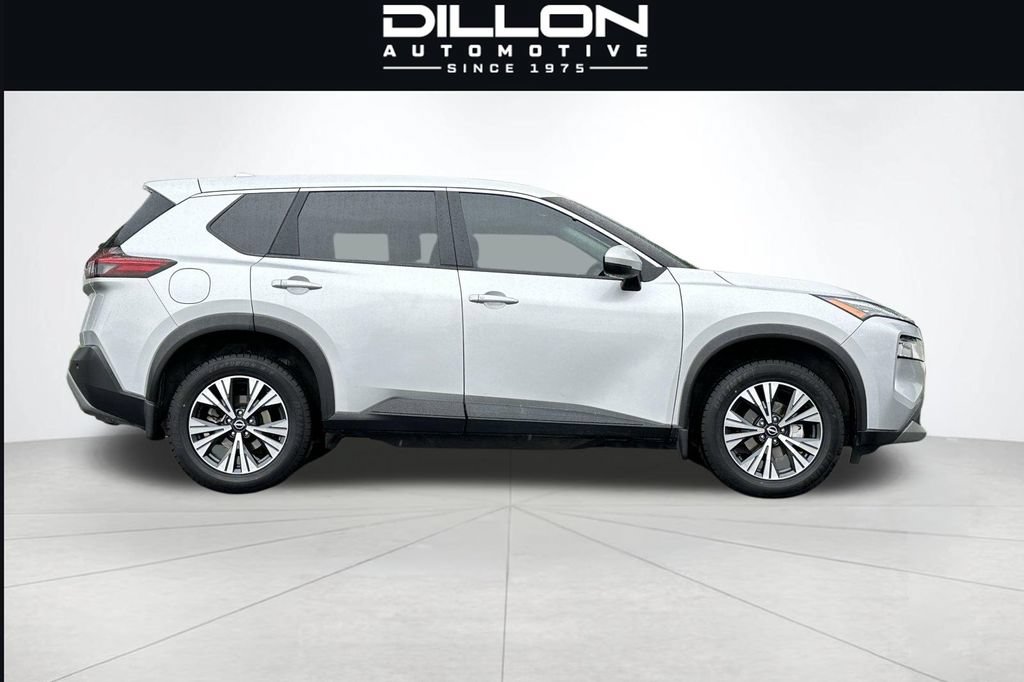 Used 2022 Nissan Rogue SV AWD/4WD image 3
