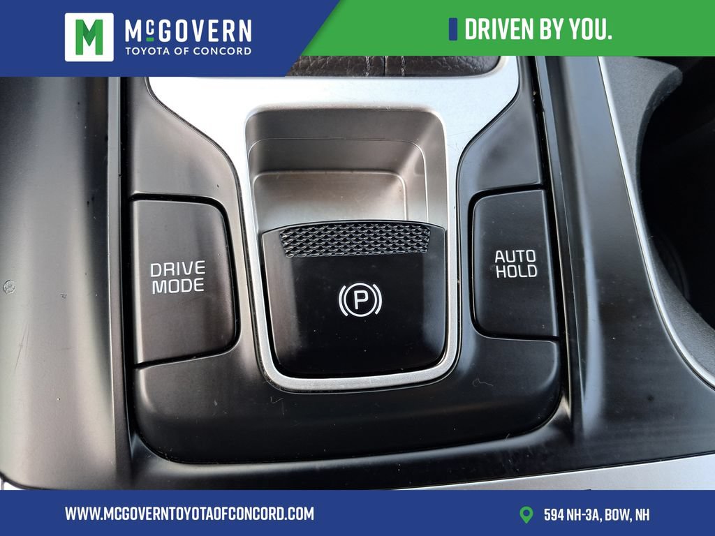 Used 2023 Kia Carnival LX FWD image 32