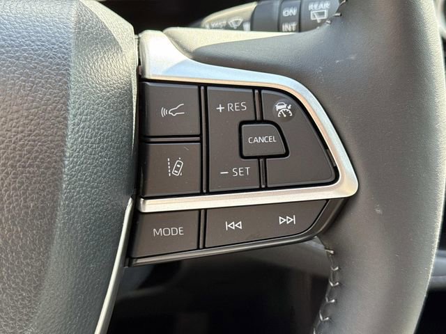 Used 2026 Toyota Highlander Platinum AWD/4WD image 24