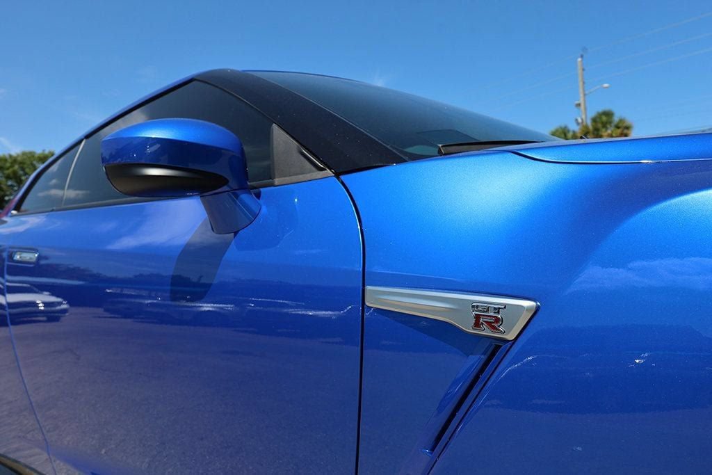 Used 2024 Nissan GT-R w/ Floor Mat Package AWD/4WD image 13