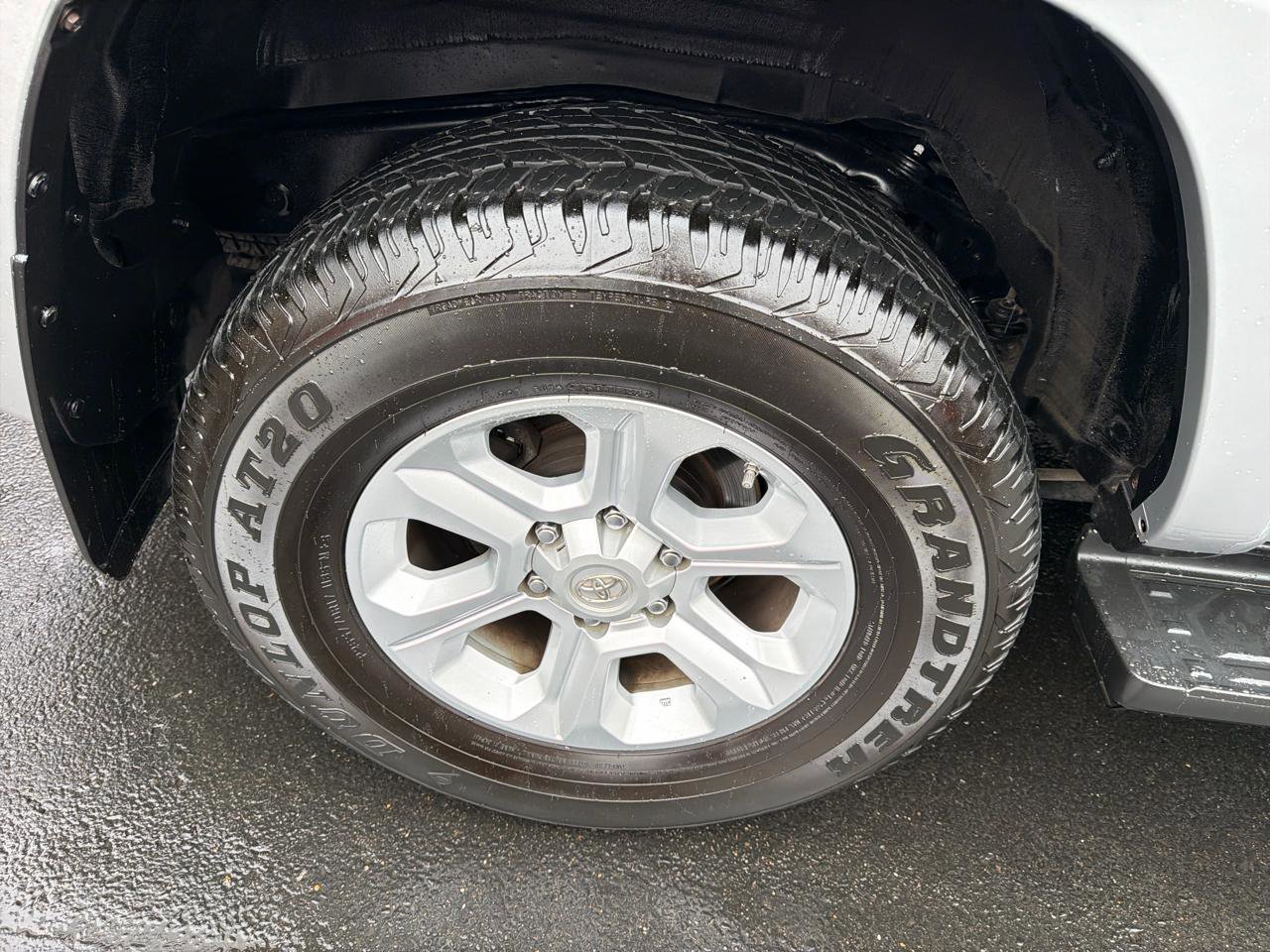 Used 2019 Toyota 4Runner SR5 Premium image 7