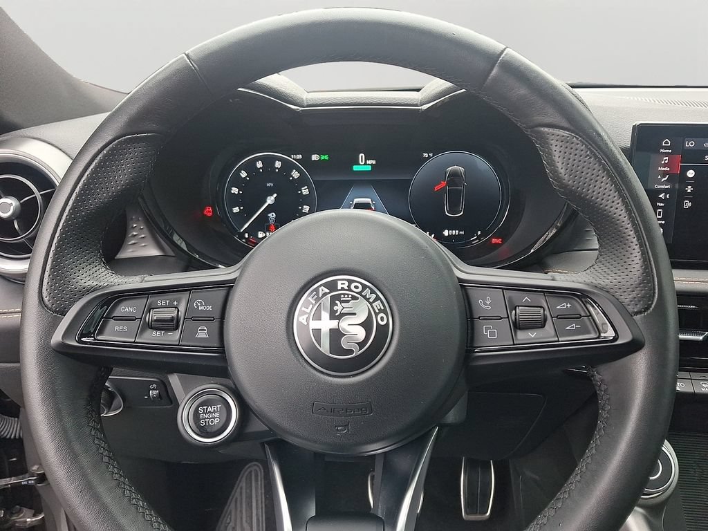 Used 2025 Alfa Romeo Tonale AWD/4WD image 21