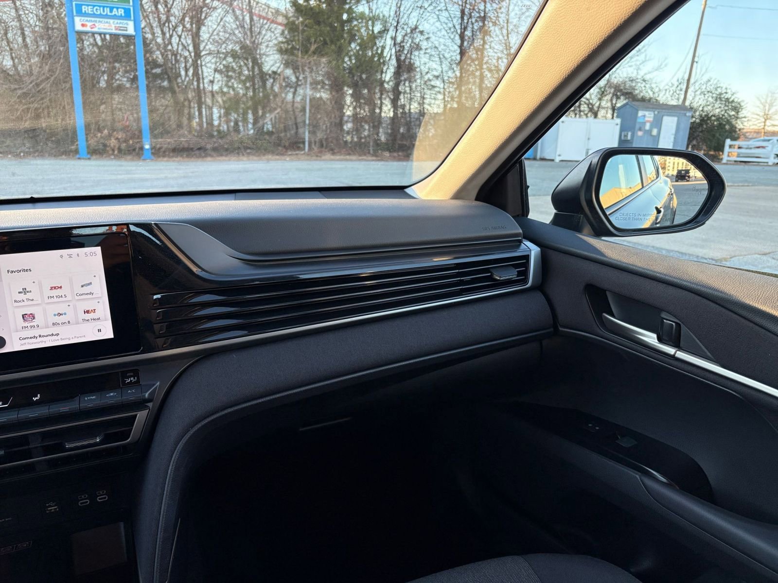 Used 2025 Toyota Camry LE image 34