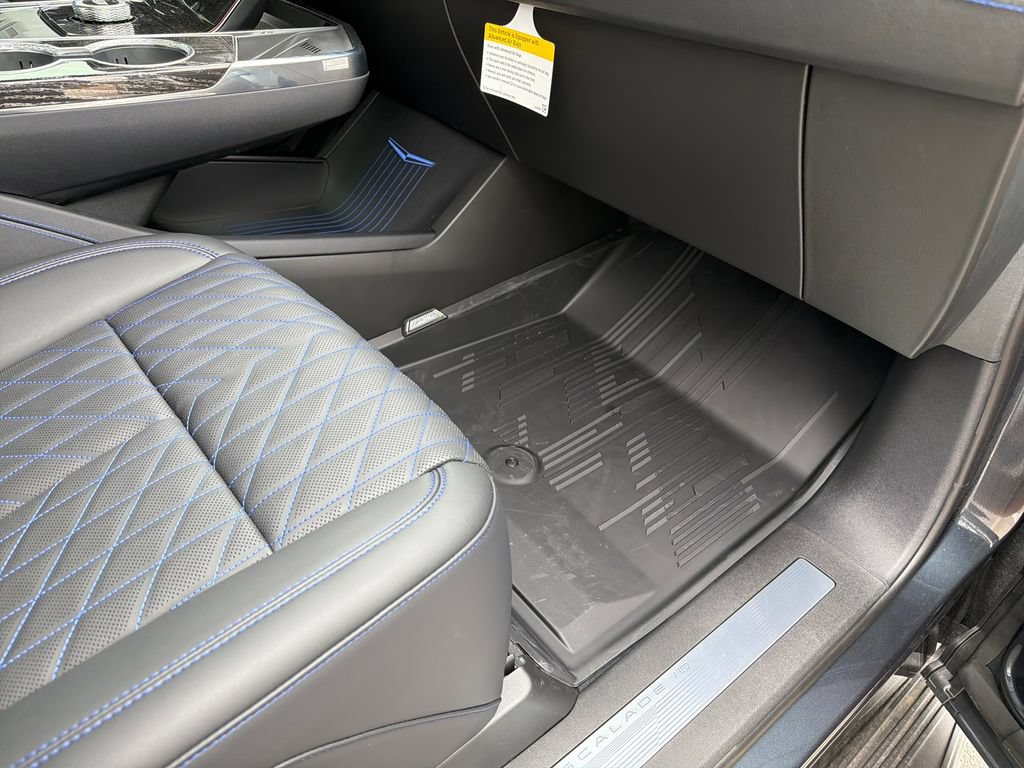 New 2026 Cadillac Escalade IQL Sport 1 w/ LPO, Floor Liner Package AWD/4WD image 42