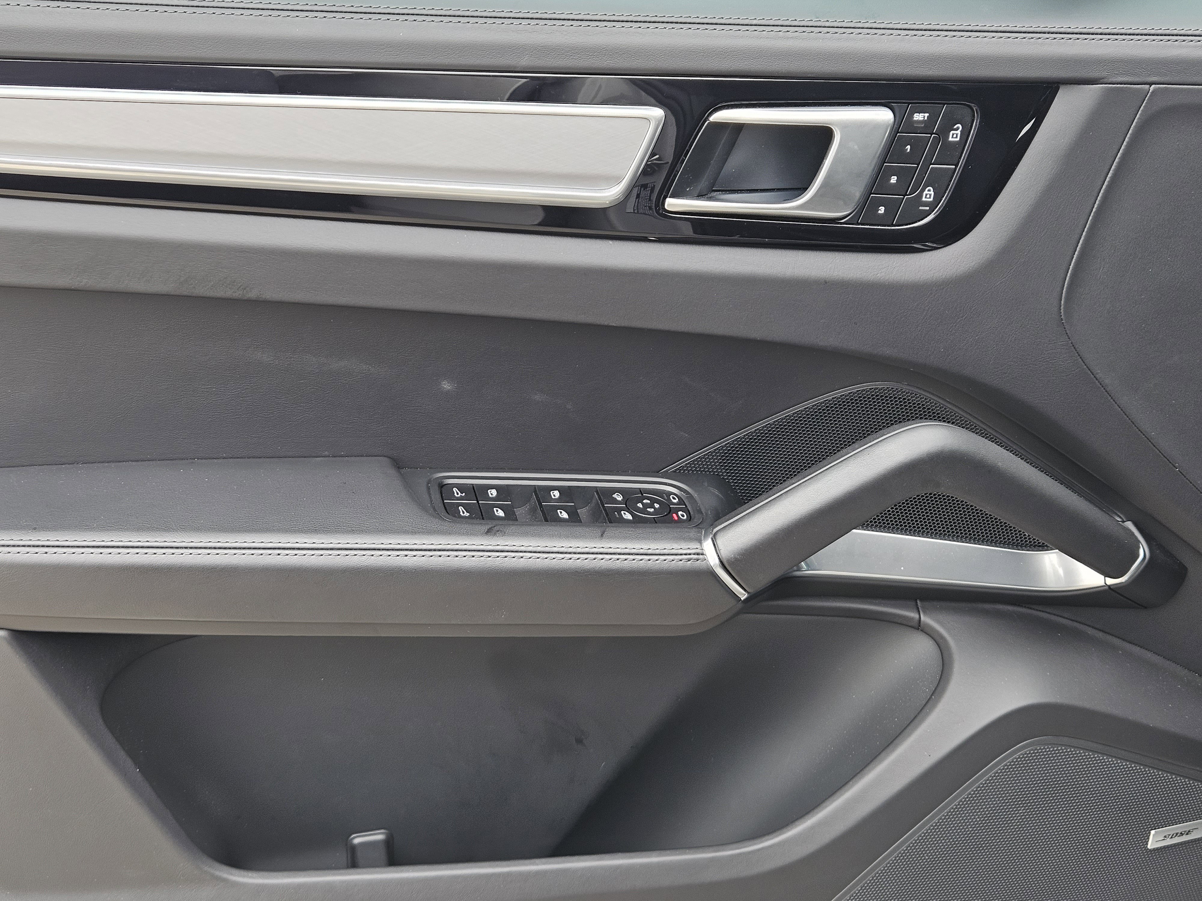 Certified 2022 Porsche Cayenne Turbo image 22