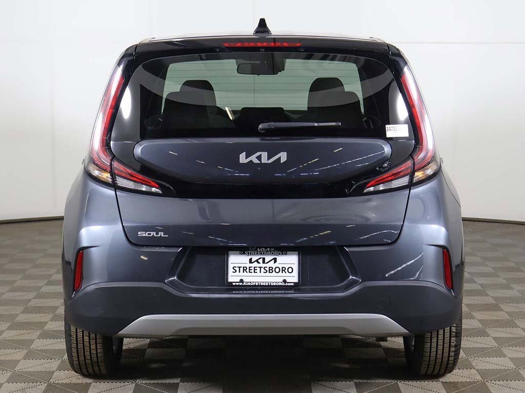 Used 2025 Kia Soul LX w/ LX Technology Package image 11