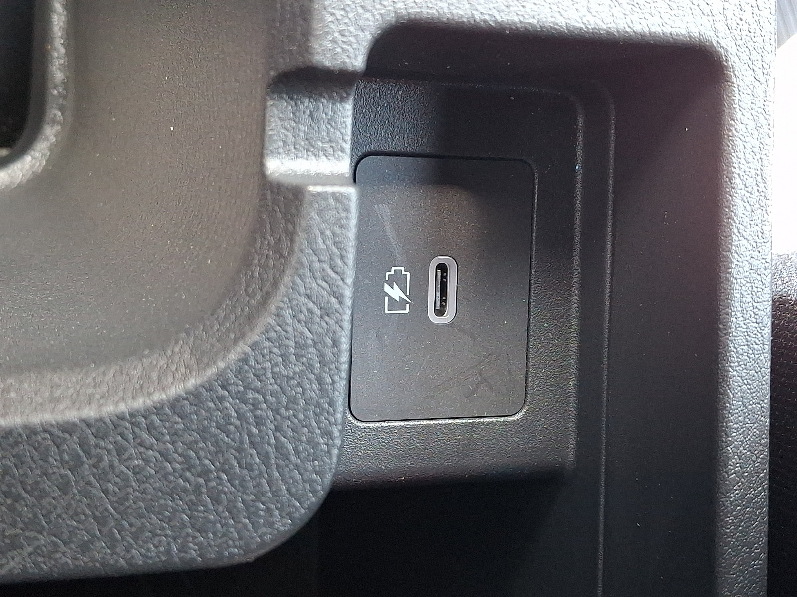 Certified 2025 Nissan Versa SV w/ Trunk Package FWD image 28