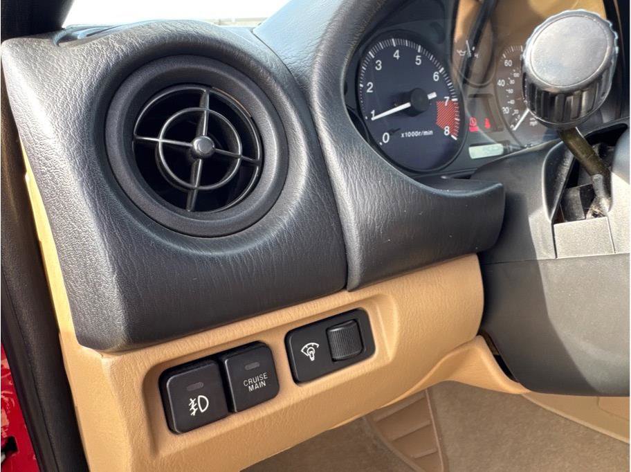 Used 1999 MAZDA MX-5 Miata image 17