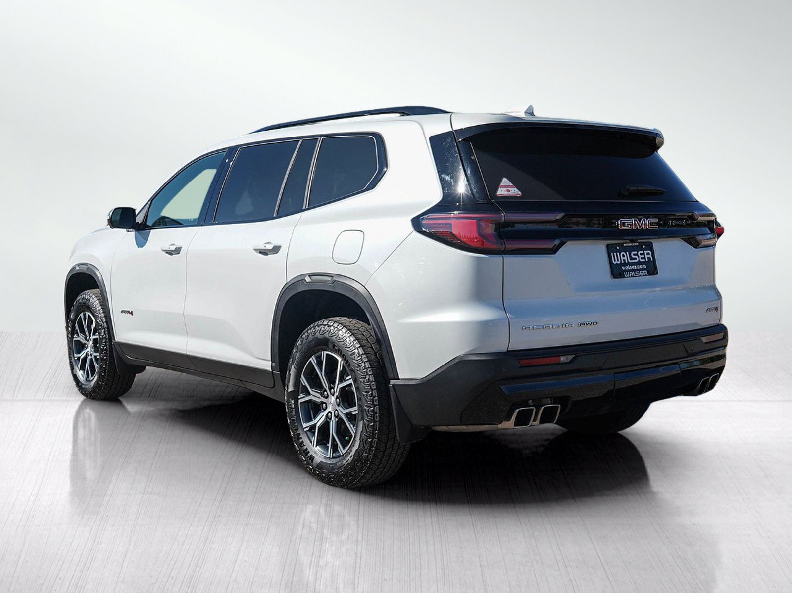 Used 2024 GMC Acadia AT4 w/ Luxury Package AWD/4WD image 3