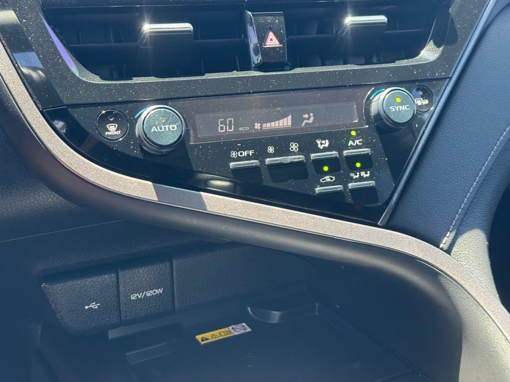 Used 2022 Toyota Camry XSE w/ Navigation Upgrade Package FWD image 16