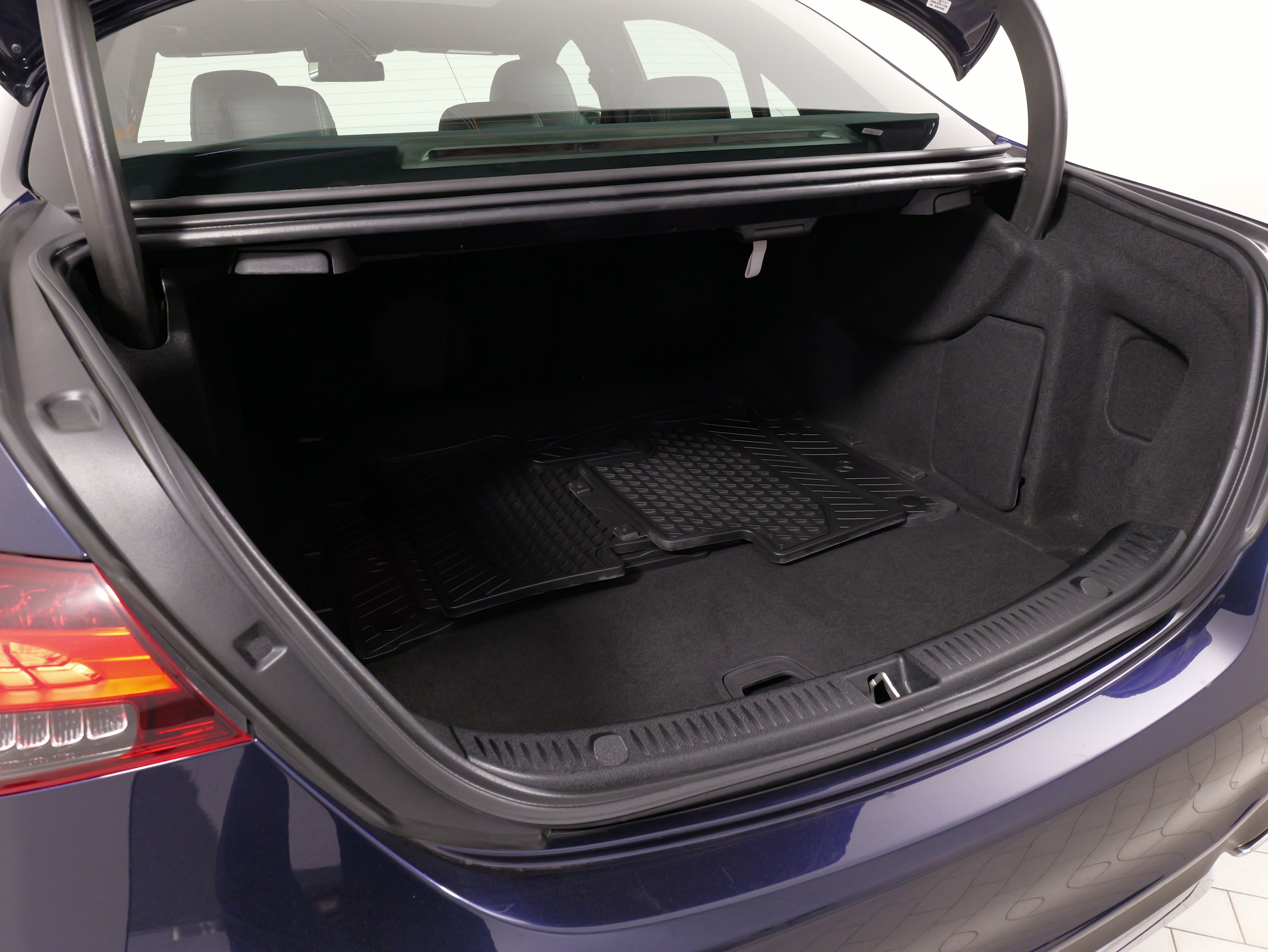 Used 2023 Mercedes-Benz E 350 4MATIC Sedan image 54
