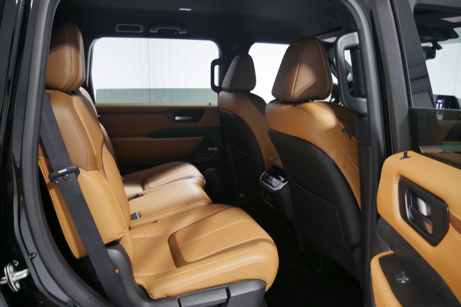 New 2026 Nissan Armada SL image 18