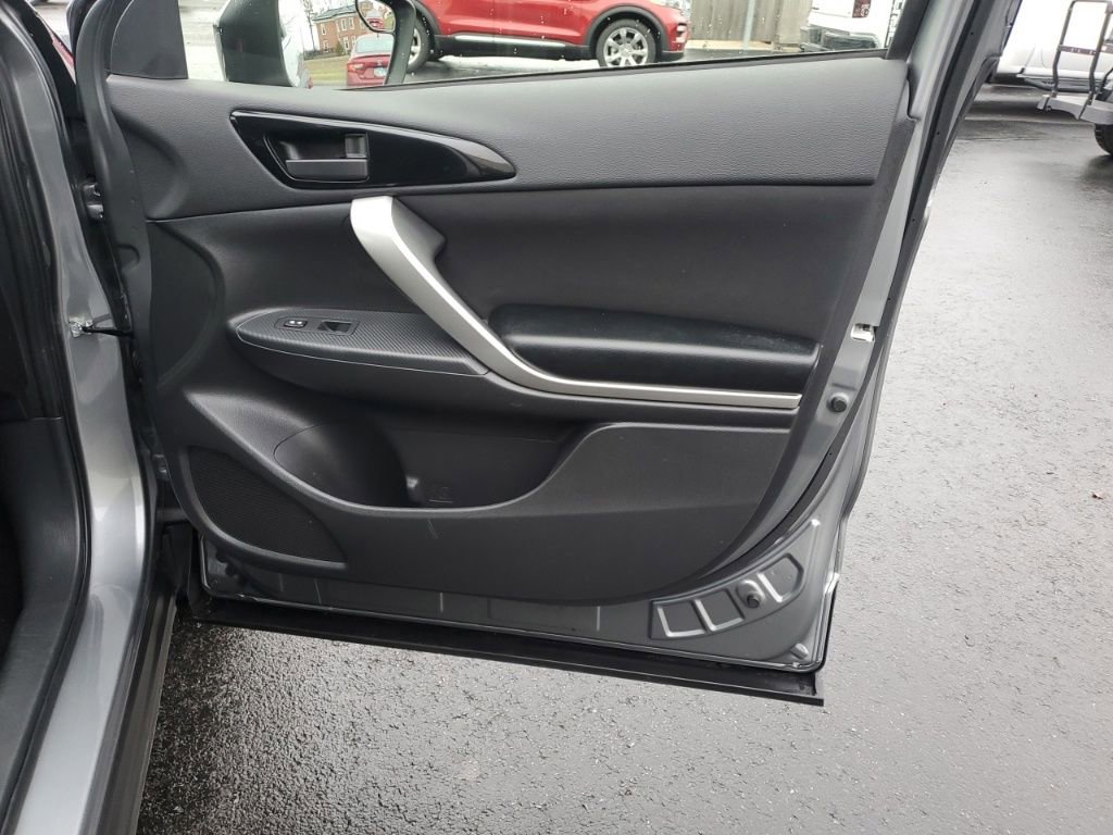 Used 2024 Mitsubishi Eclipse Cross Black Edition image 30