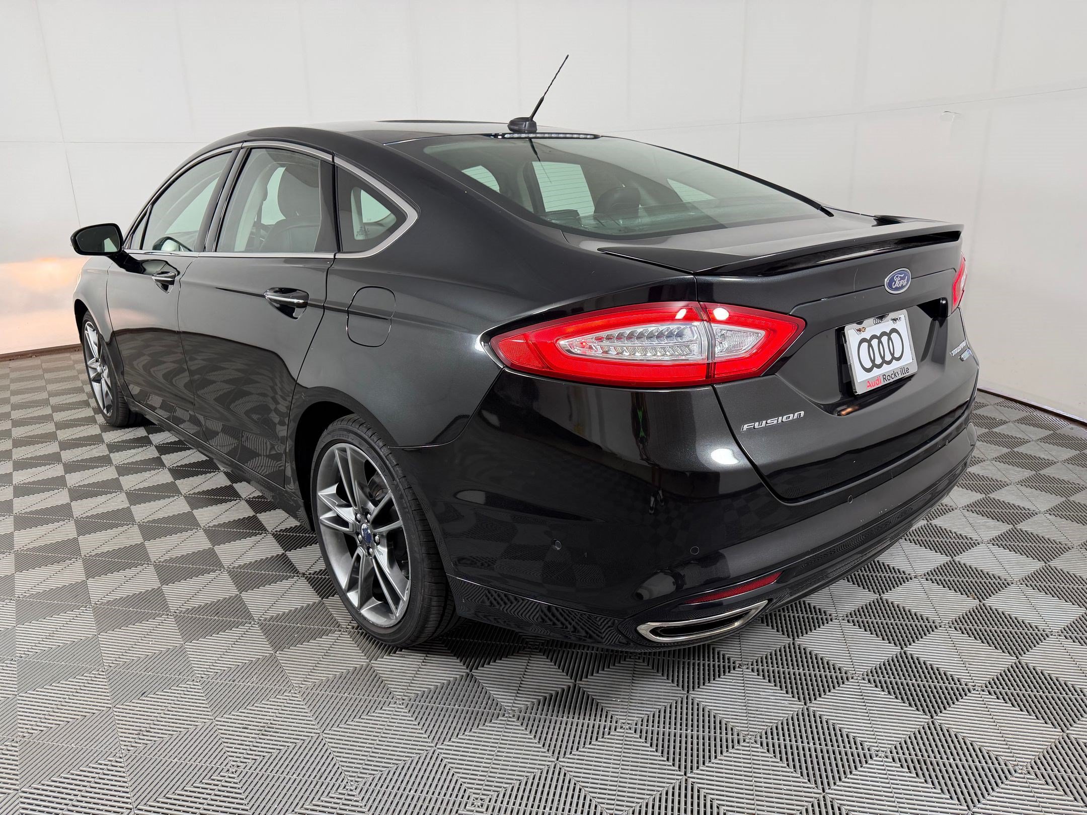Used 2014 Ford Fusion Titanium AWD/4WD image 3