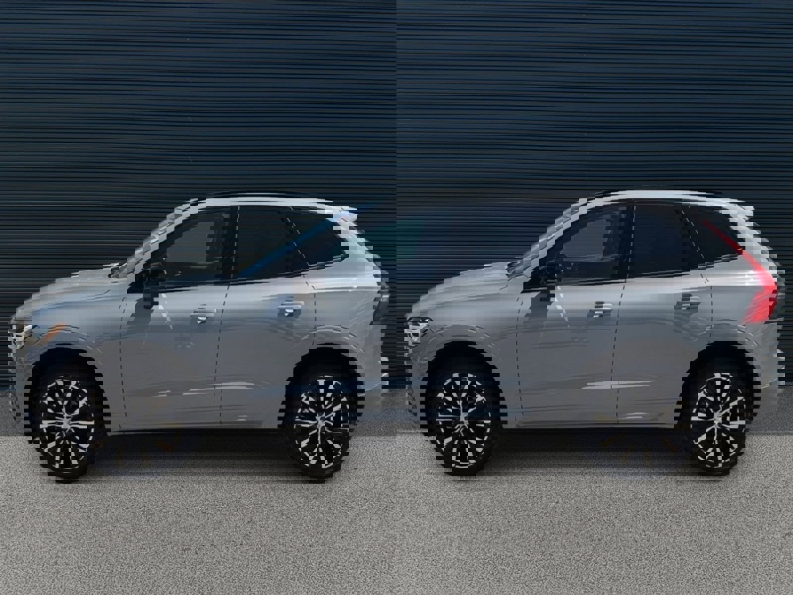 Certified 2025 Volvo XC60 B5 Plus w/ Protection Package Premier image 2