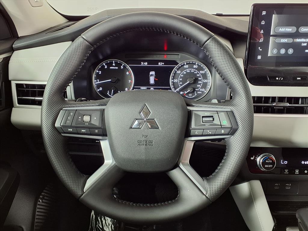 New 2025 Mitsubishi Outlander SE image 23