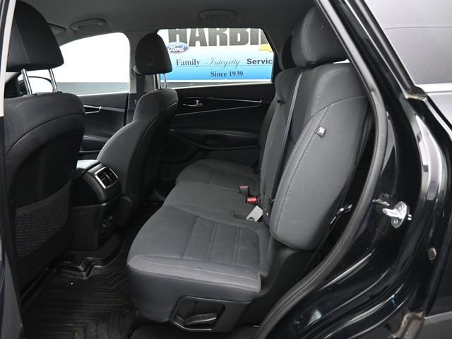 Used 2020 Kia Sorento LX image 9