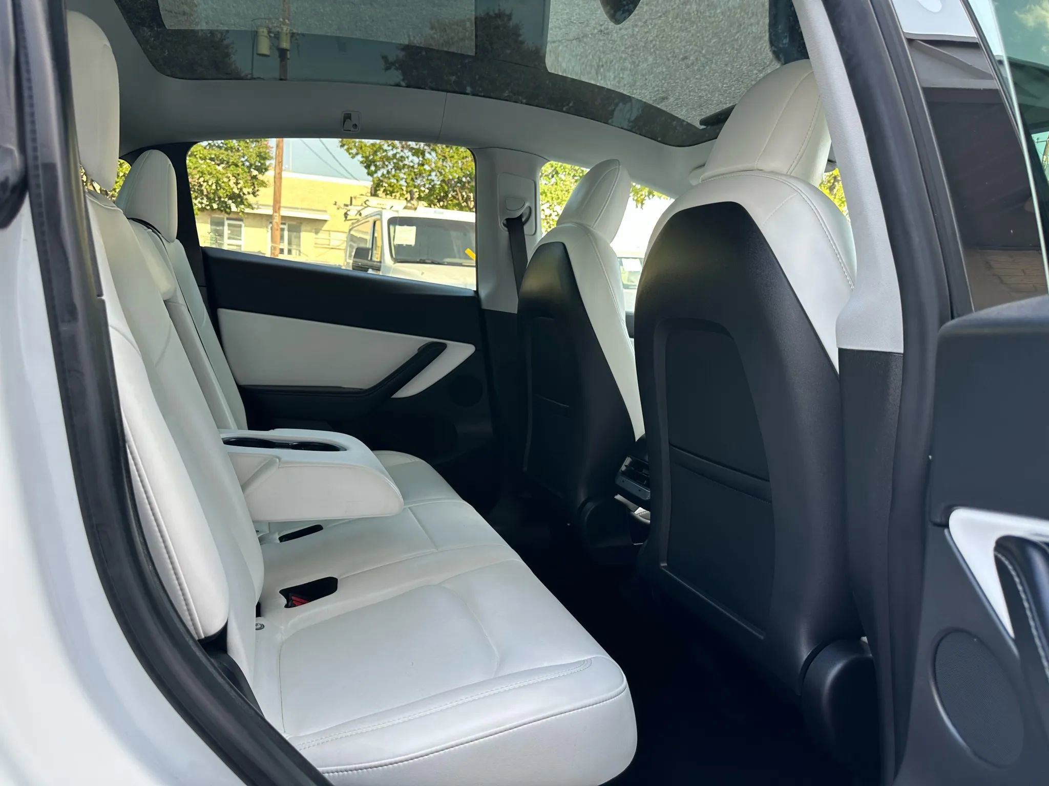 Used 2021 Tesla Model Y Long Range image 28