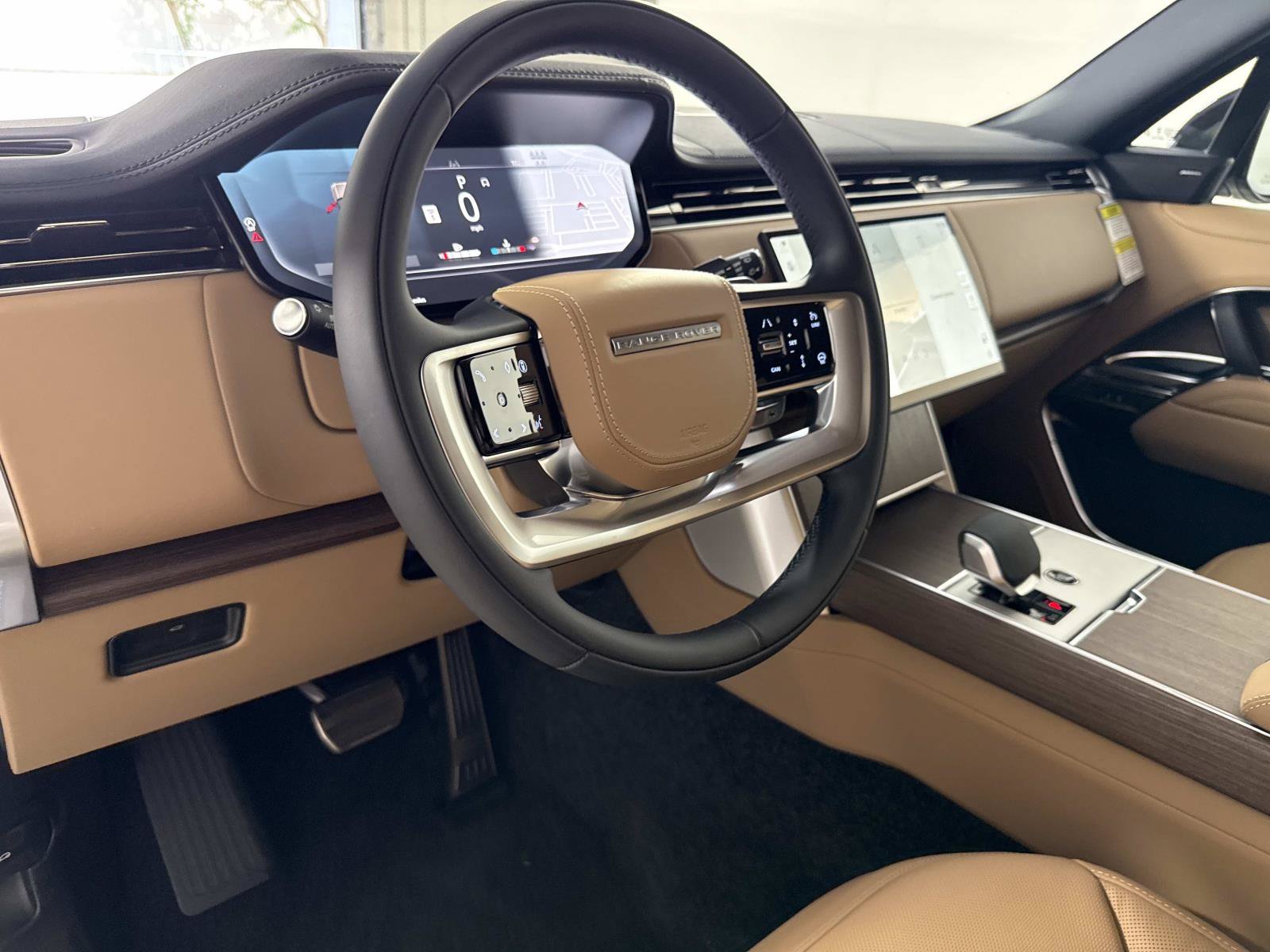 New 2026 Land Rover Range Rover Long Wheelbase SE AWD/4WD image 23