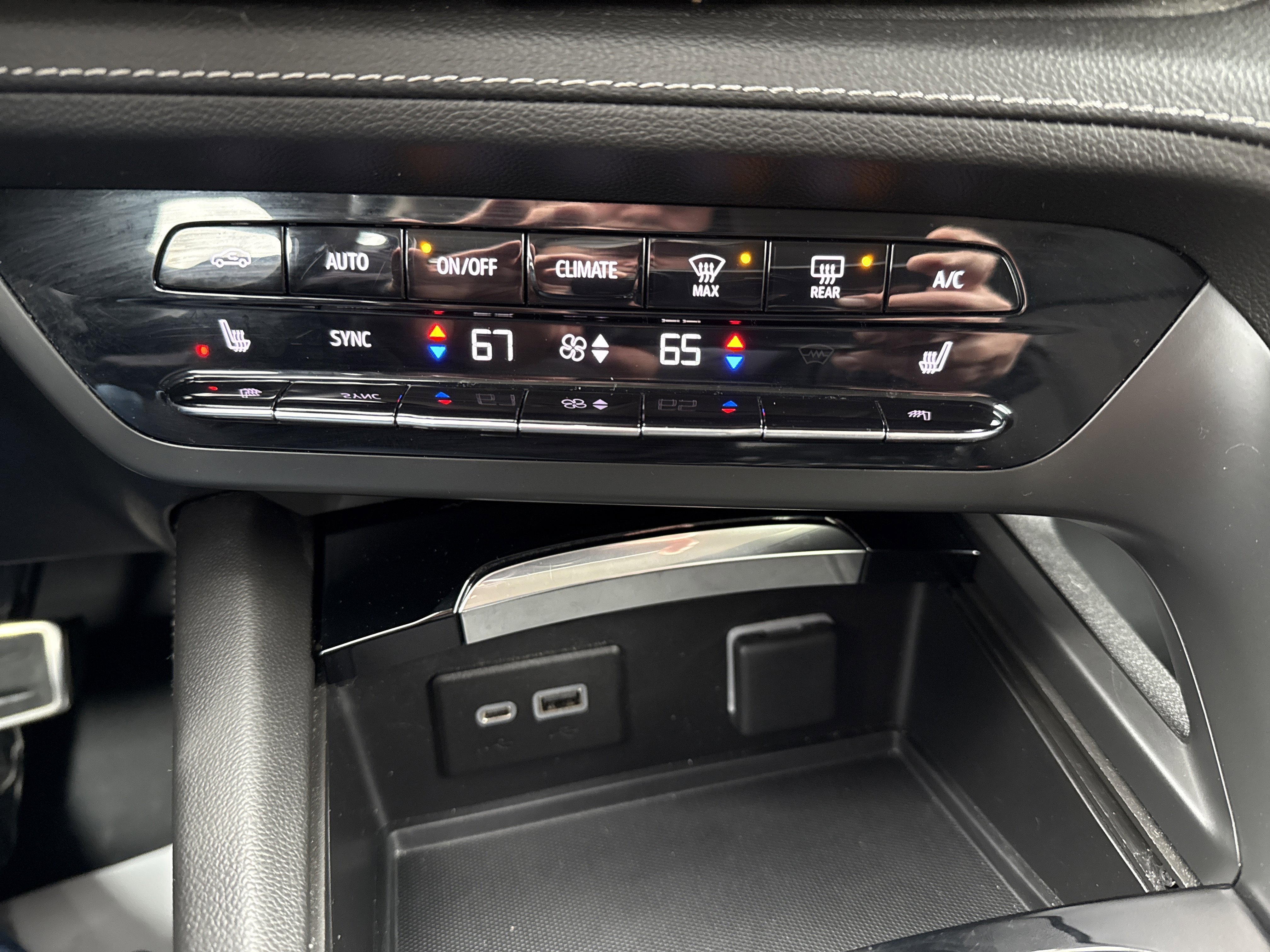 Used 2023 Buick Envision Preferred w/ Sport Touring Package AWD/4WD image 25