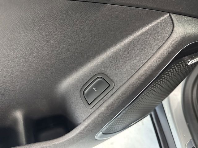 Used 2025 GMC Acadia AT4 image 22