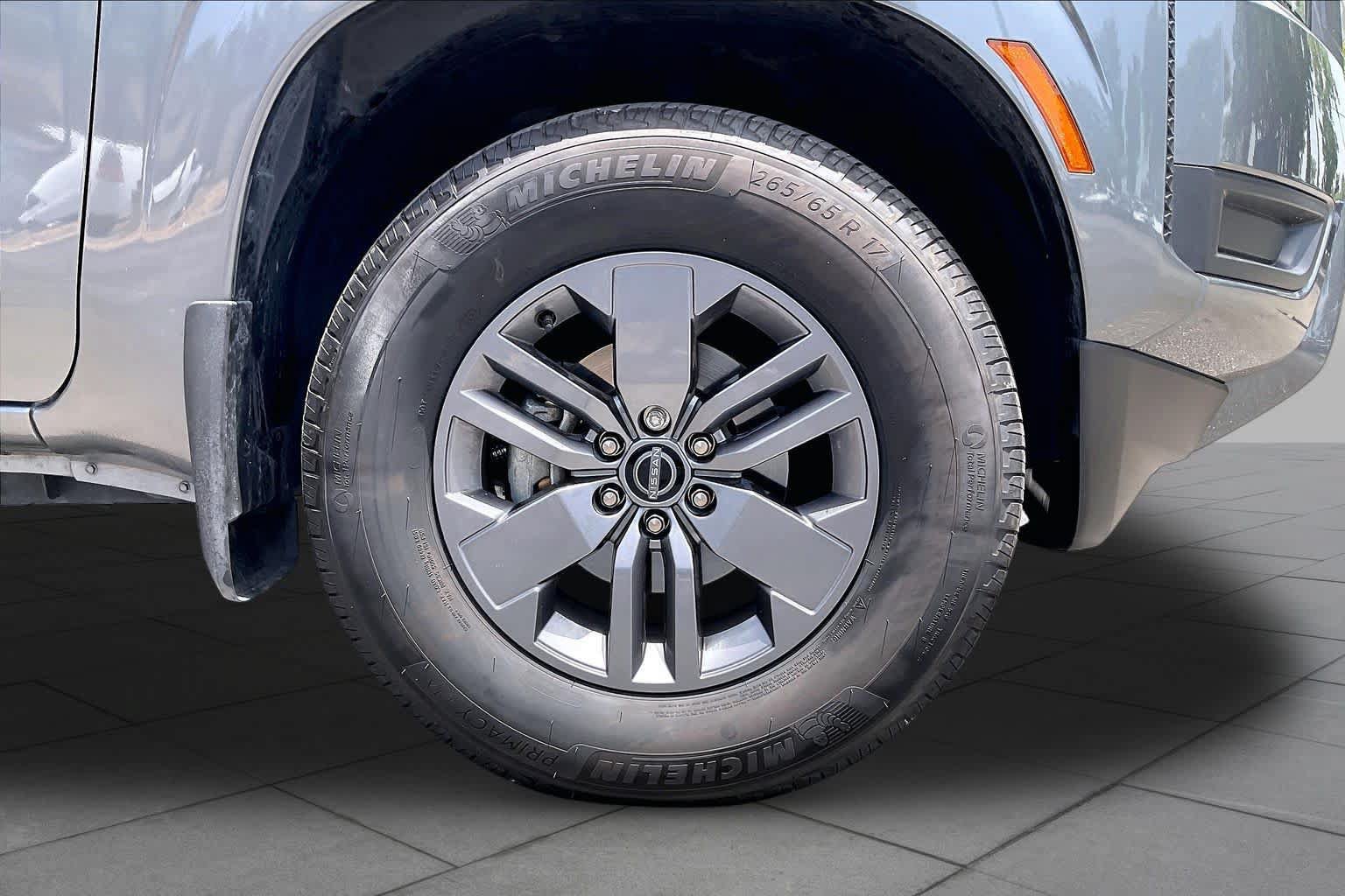 Used 2025 Nissan Frontier SV RWD image 10