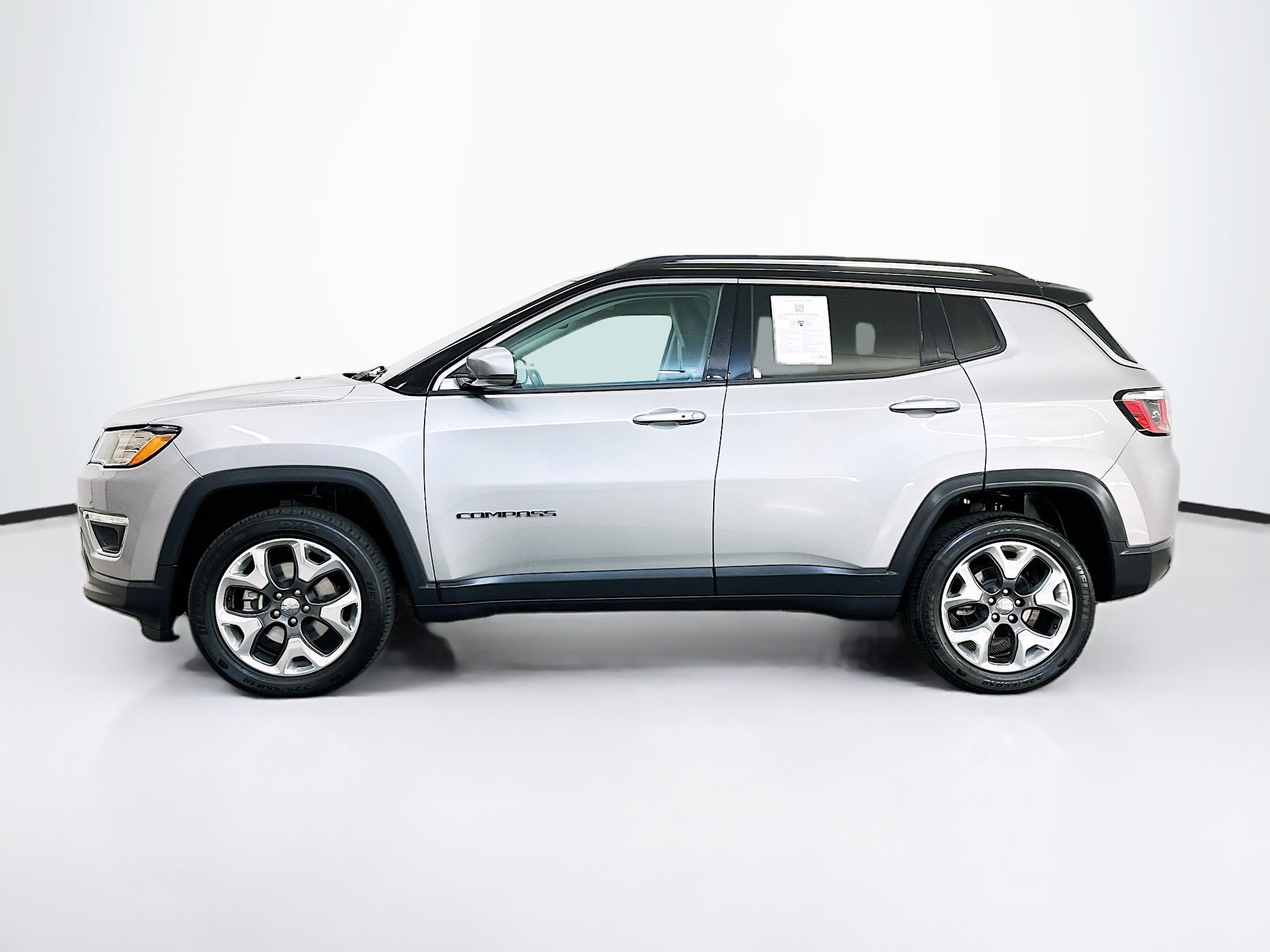 Used 2018 Jeep Compass Limited w/ Navigation Group AWD/4WD image 4