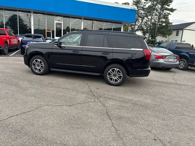 Used 2025 Ford Expedition Active AWD/4WD image 18