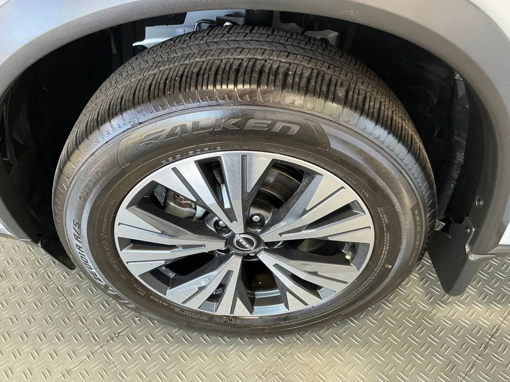 Used 2023 Nissan Rogue SV w/ SV Premium B Package FWD image 39