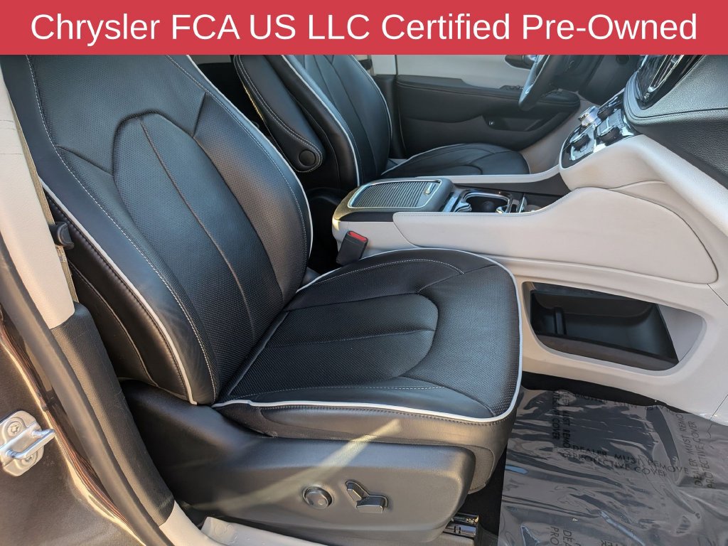 Used 2023 Chrysler Pacifica Limited FWD image 41