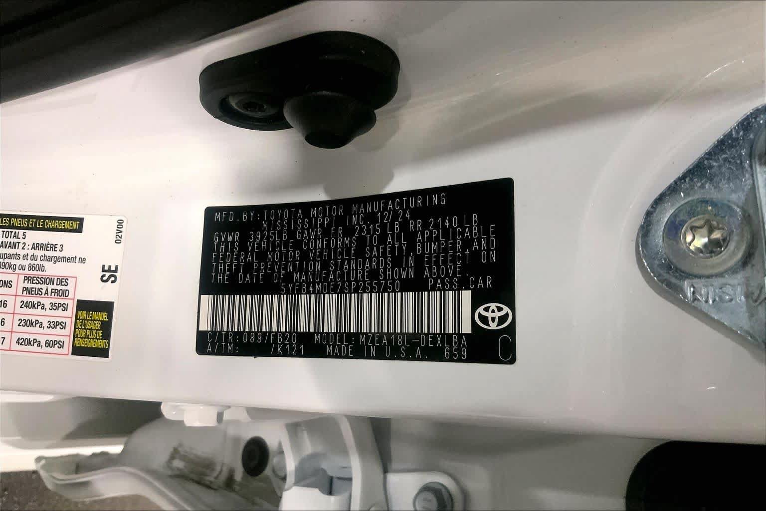 Used 2025 Toyota Corolla LE FWD image 37