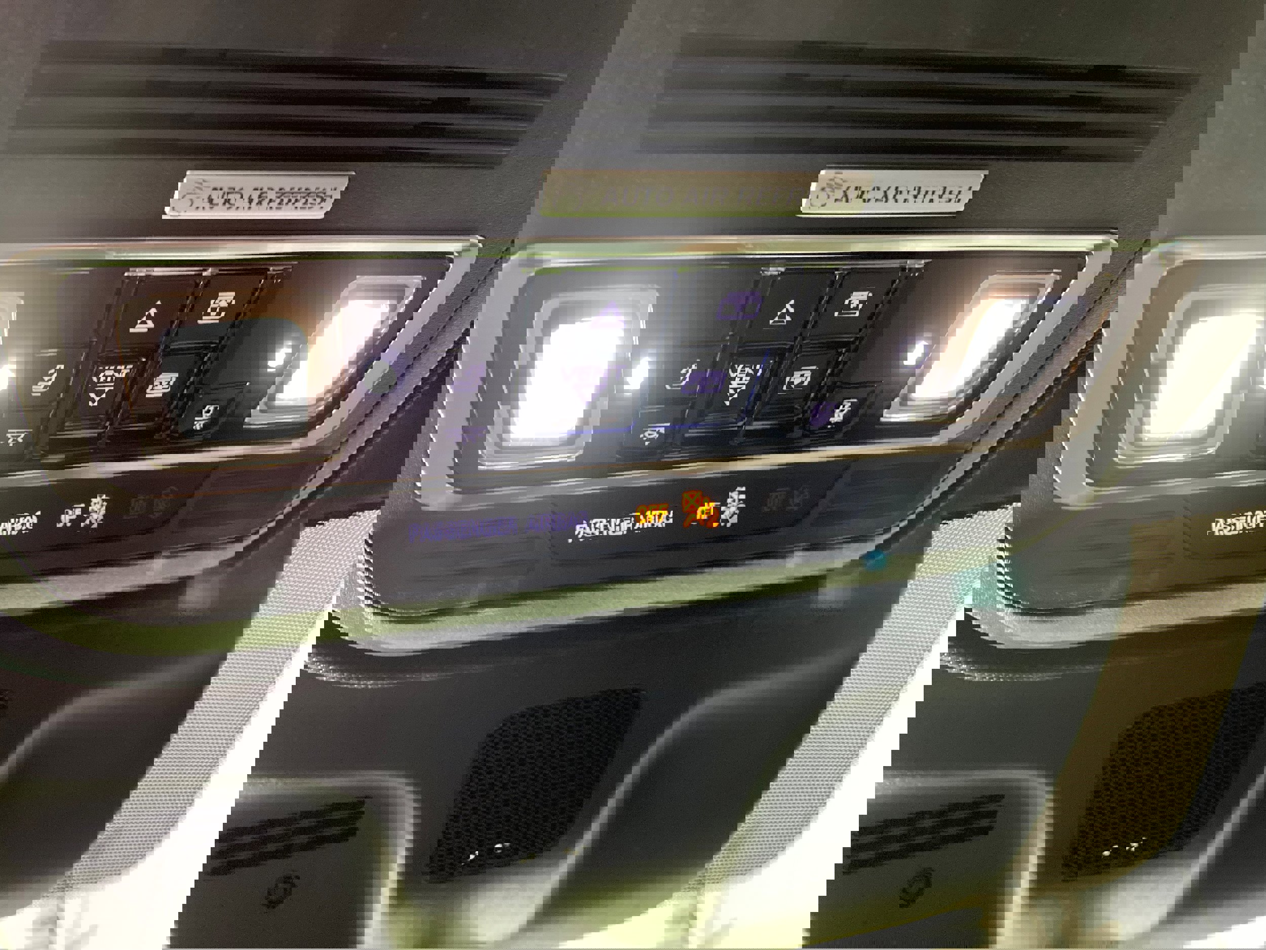 Used 2025 Lincoln Navigator L Reserve w/ Jet Appearance Package image 32